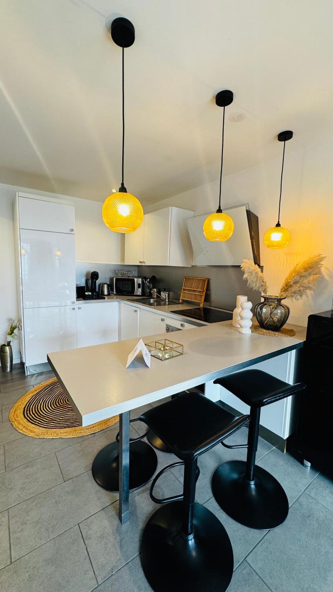 Appartement Acces Direct Mer Et De Toutes Commodites Ла-Гранд-Мот Экстерьер фото